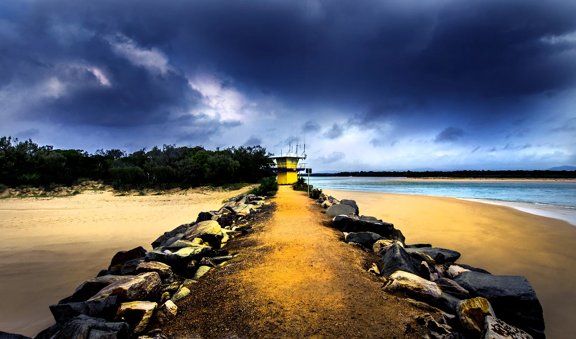 NOOSA RIVER MOUTH - QUEENSLAND