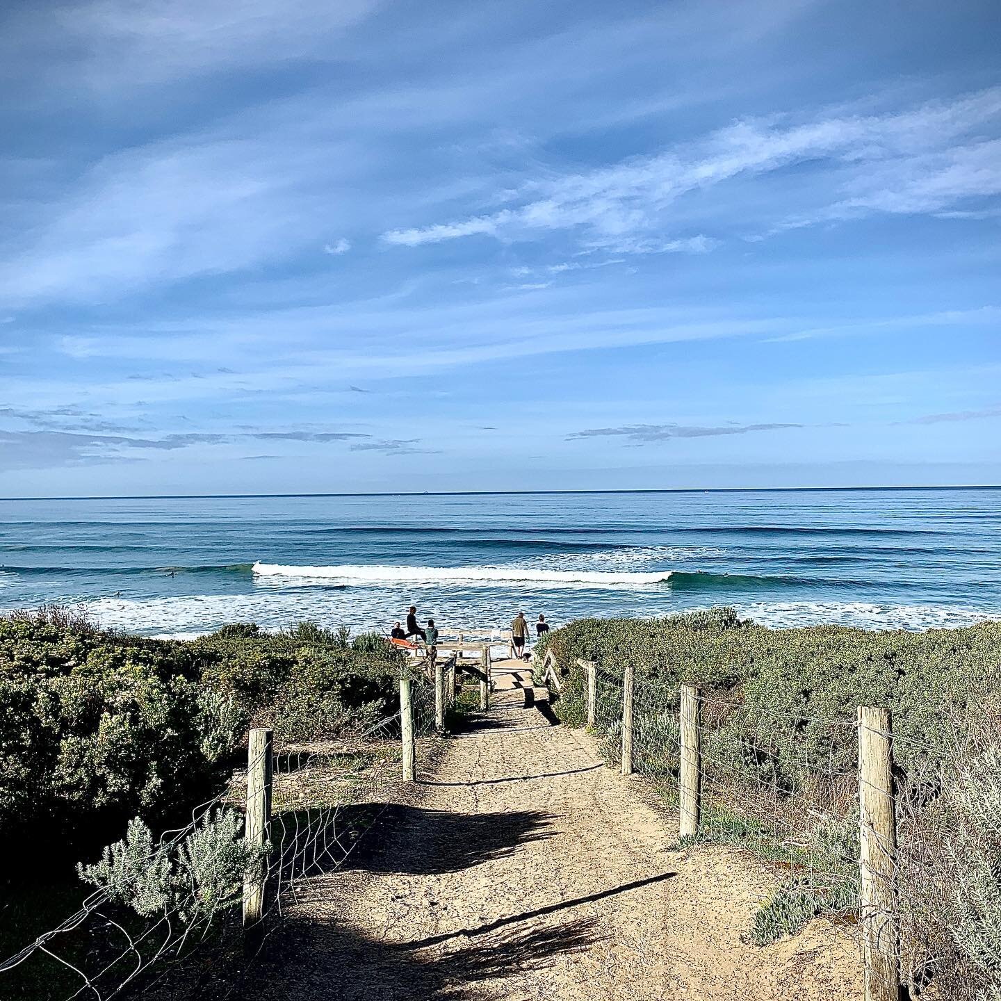 ❤️ OCEAN GROVE.
#earlyspring #socialdistancing #beach #oceangrove #waves #surf @a_guide_to_oceangrove