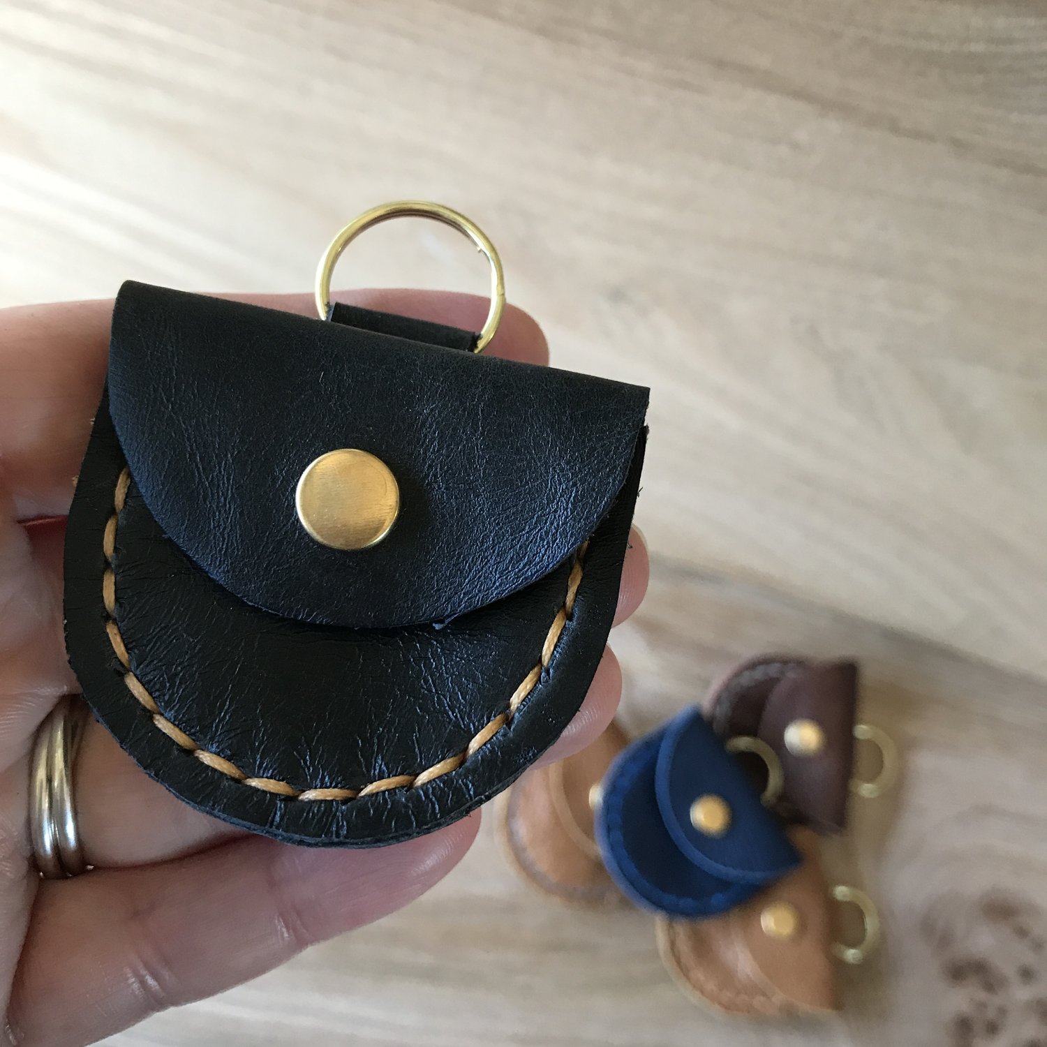 Mini LUNA - hand stitched leather keyring / ring keeper - Brown