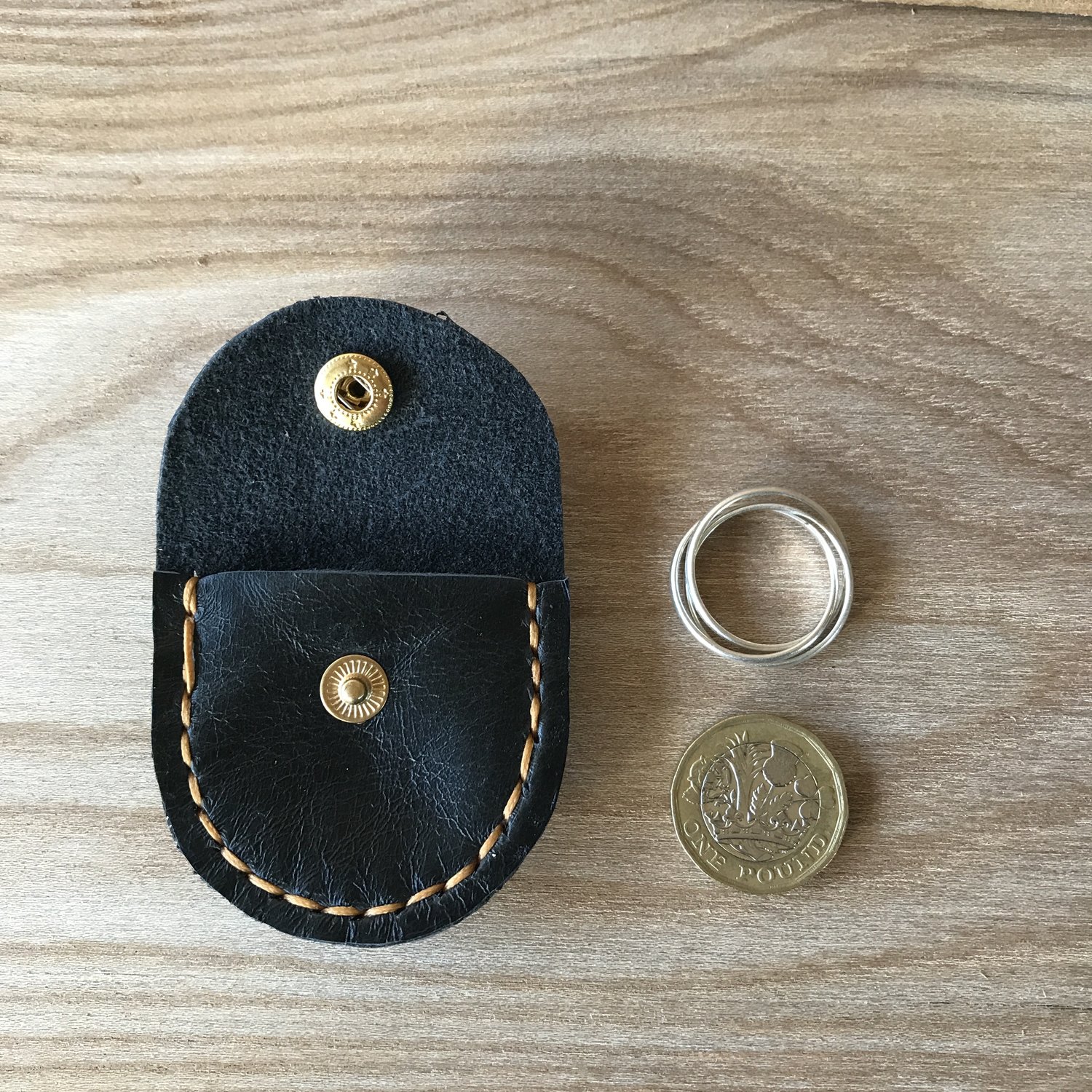Mini LUNA - hand stitched leather keyring / ring keeper - Black