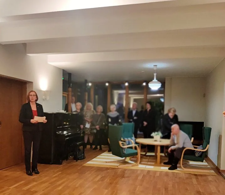 Kuntaministeri Sirpa Paatero Kantolan avajaisissa joulukuu 2022