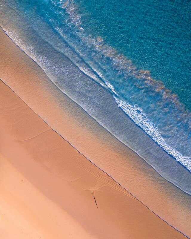 Happy caramel split Wednesday. Started a new thing. Get on board. 👊🏻🍌💦🏖 .
.
.
.
Hit the SAVE icon if you want this wallpaper!
.
.
.
.
.
#watchthisinstagood
#lighting 
#sunrise 
#9gag 
#herefrom 
#lonelyplanet 
#easyliving
#unilad 
#skysupply 
#i