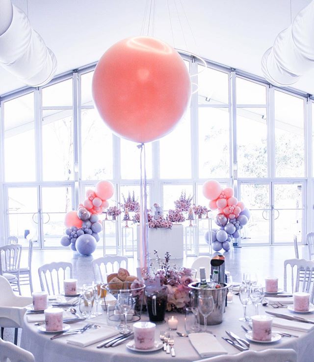 ✨Gabriela&rsquo;s Christening✨
Styling | Setup | Fresh Florals | Photography by @sweeteventstylingbythanhtran 
Cake: @somethingbluecakes 
Stationery: @camilas_events 
Cake pops | Oreo Bites: @lovewithcake 
Macaron tower | tarts: @onebitemacarons 
Str