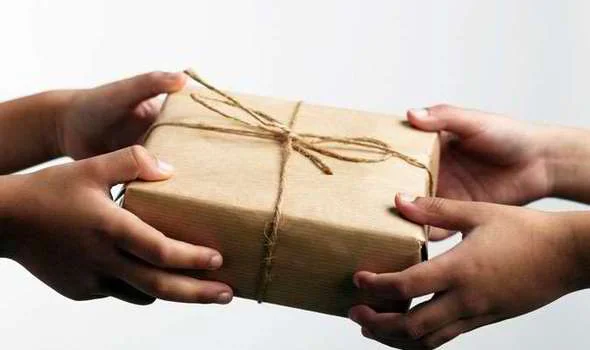 giving-379662.jpg