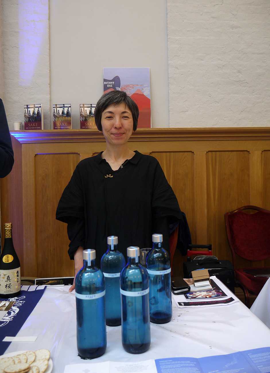  Yukiko Hiromatsu of Tosatsuru brewery with bottles of the iconic Azure  