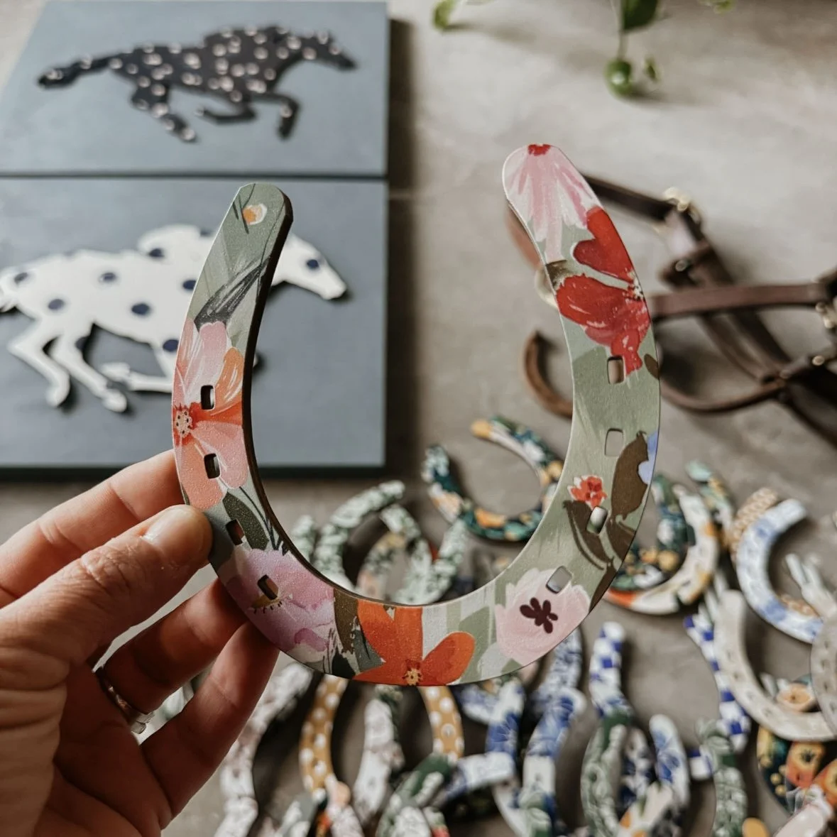 floral wooden horseshoe