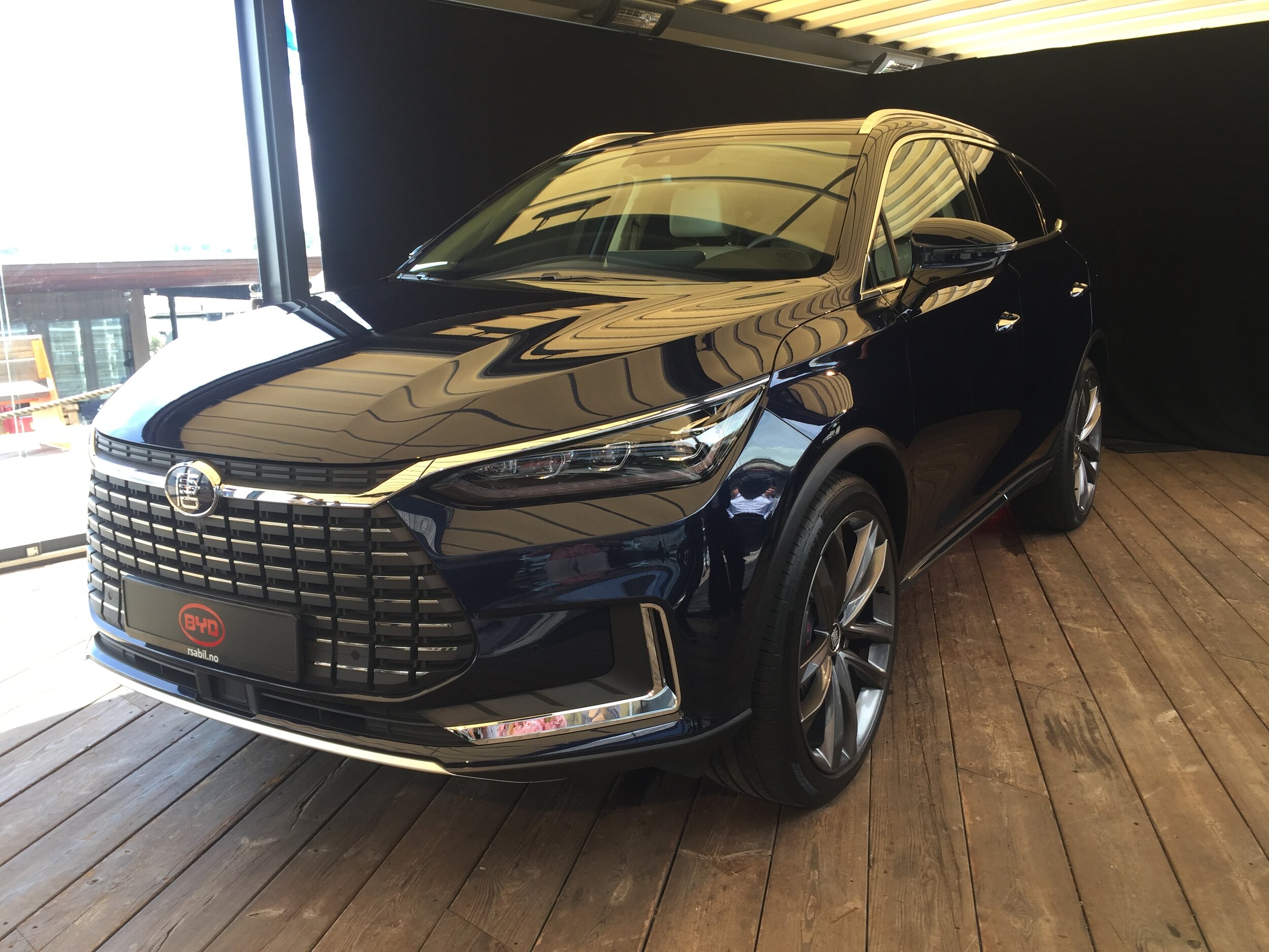 Elbilen BYD Tang lansert i Oslo - Familie SUV til konkurransedyktig pris —  ELBILmagasinet