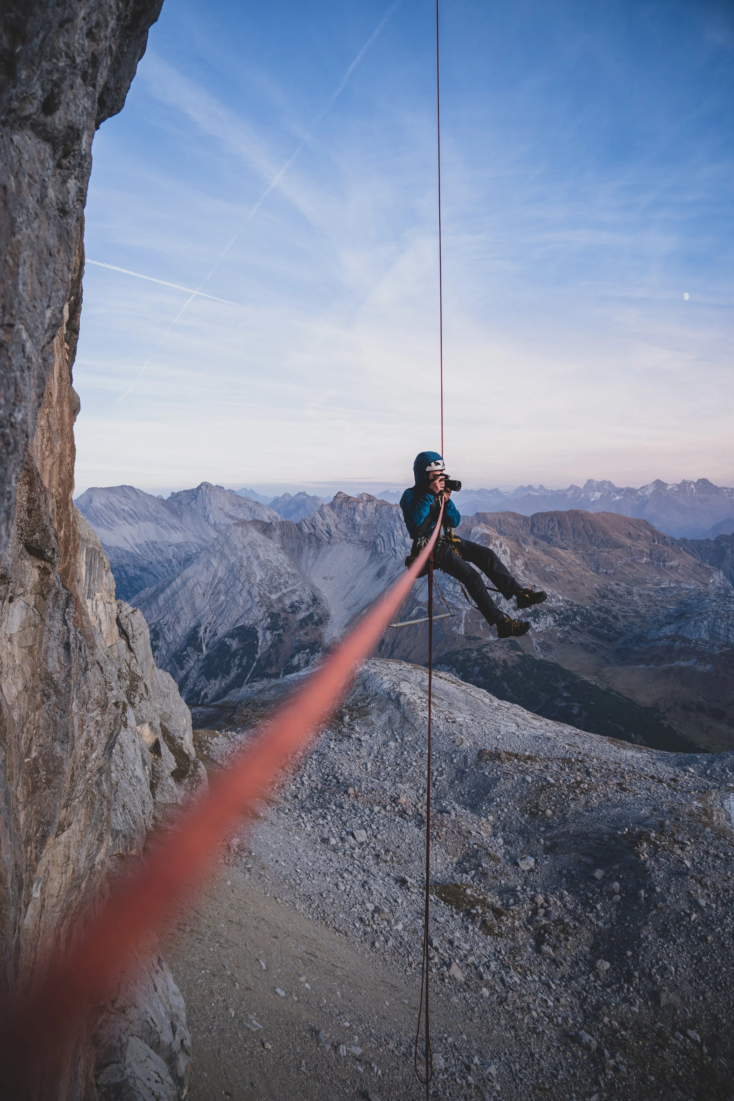 Mirrorless vs DSLR for Wildlife Photography in 2026