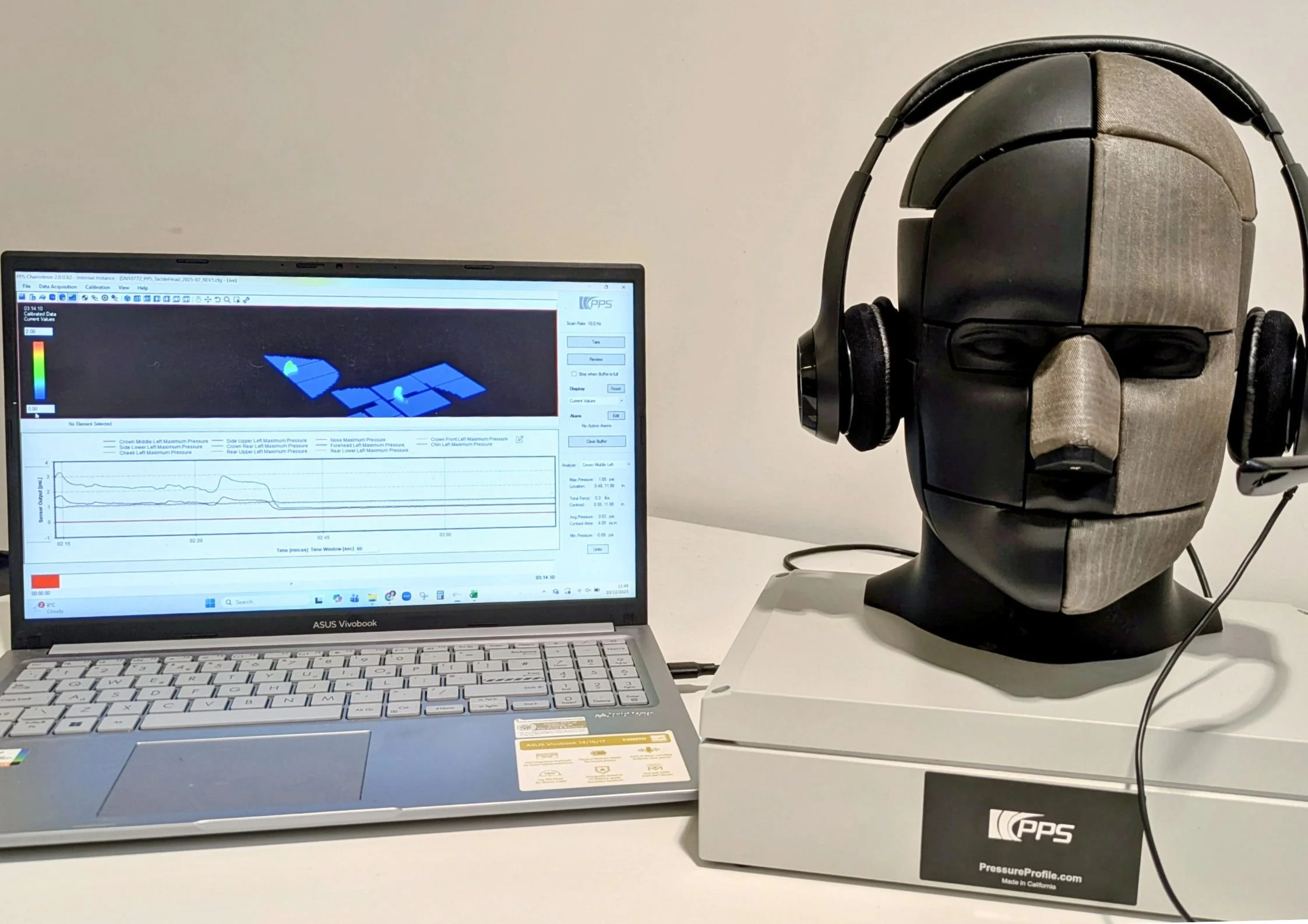 Tactile Head and computer with Chameleon 2026 software displaying pressures
