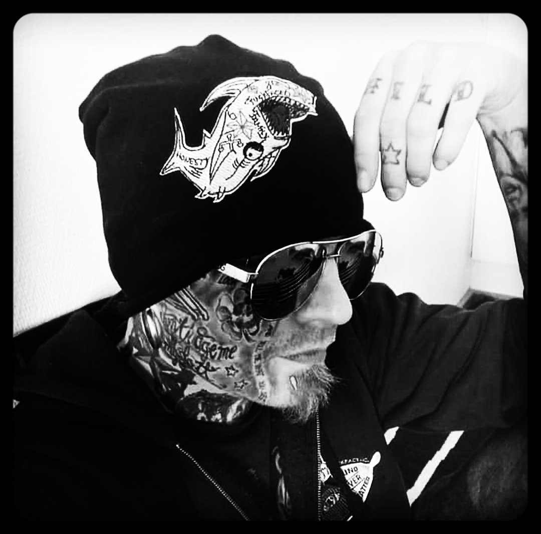 10003_Fuckface_inc_Haipipo_musta.png