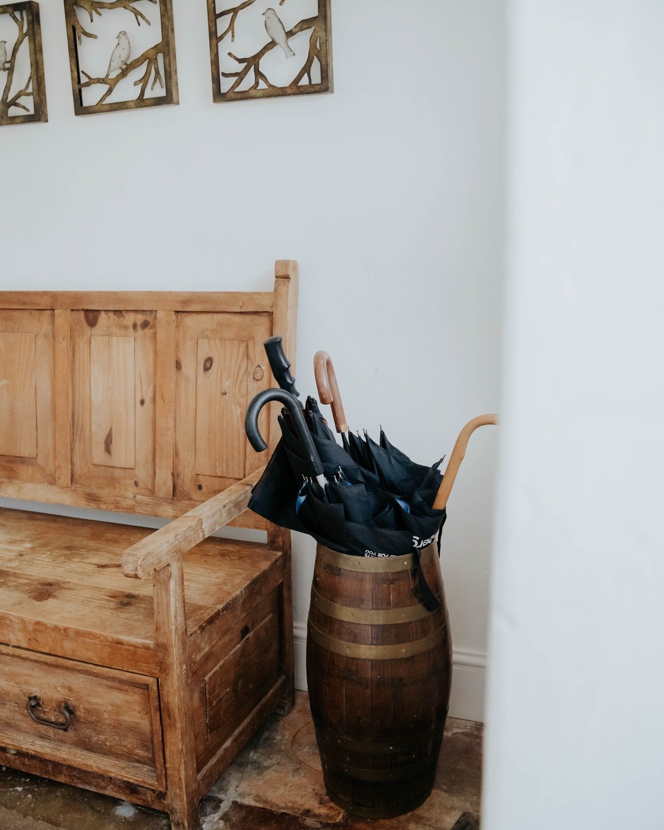 First impressions matter ✨ A warm welcome, logs ready for the fire and everything you need after muddy countryside walks - just step in and feel at home.

 #LibbearBarton #WarmWelcome #CosyStay #CountryRetreat #RuralEscape #HomeComforts #CountrysideC