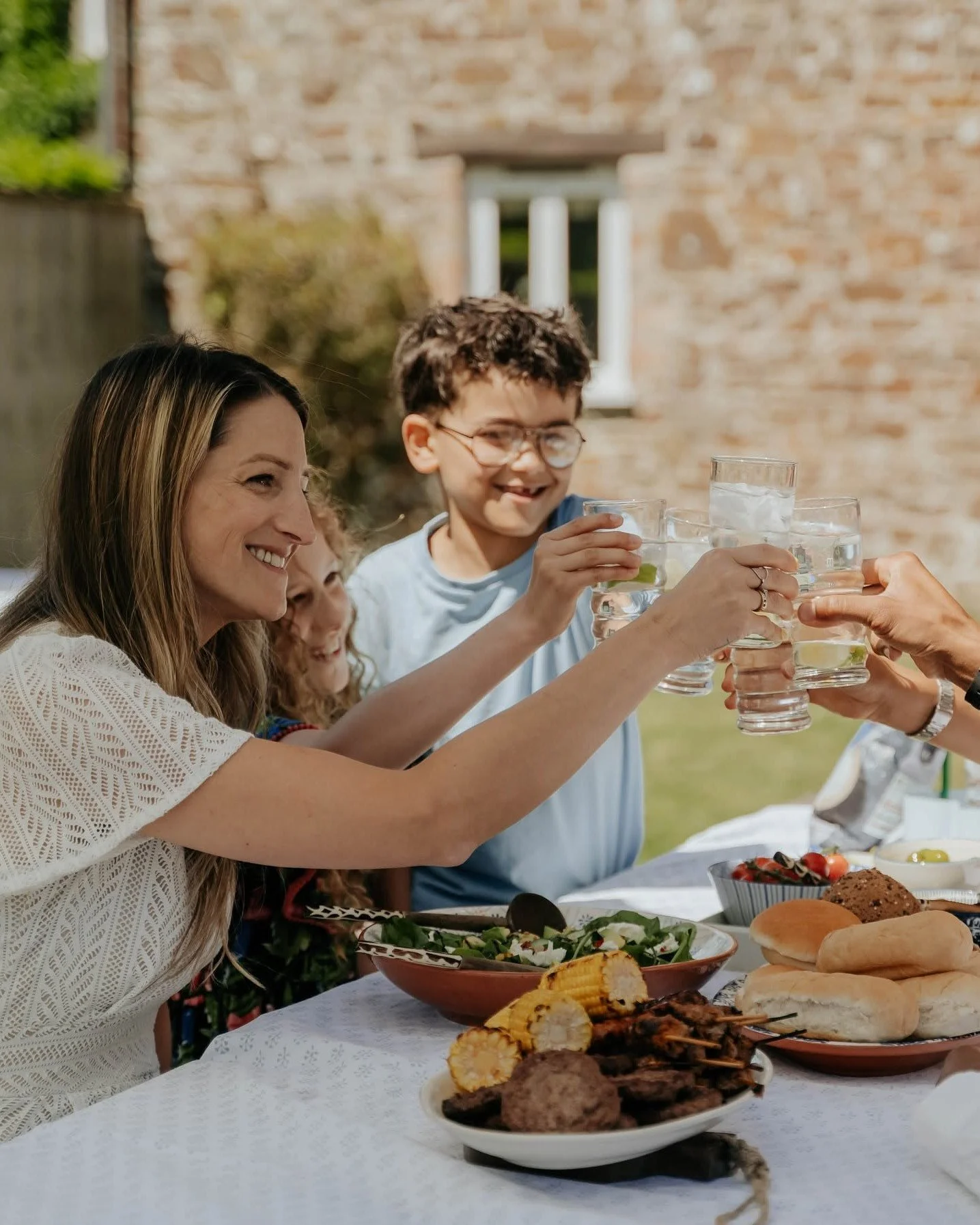 🍔🌭 BBQ debate time... what's the first thing going on the grill this summer? 👇

#SummerBBQ #LibbearBarton #SummerVibes #FamilyTime #CountrysideEscape