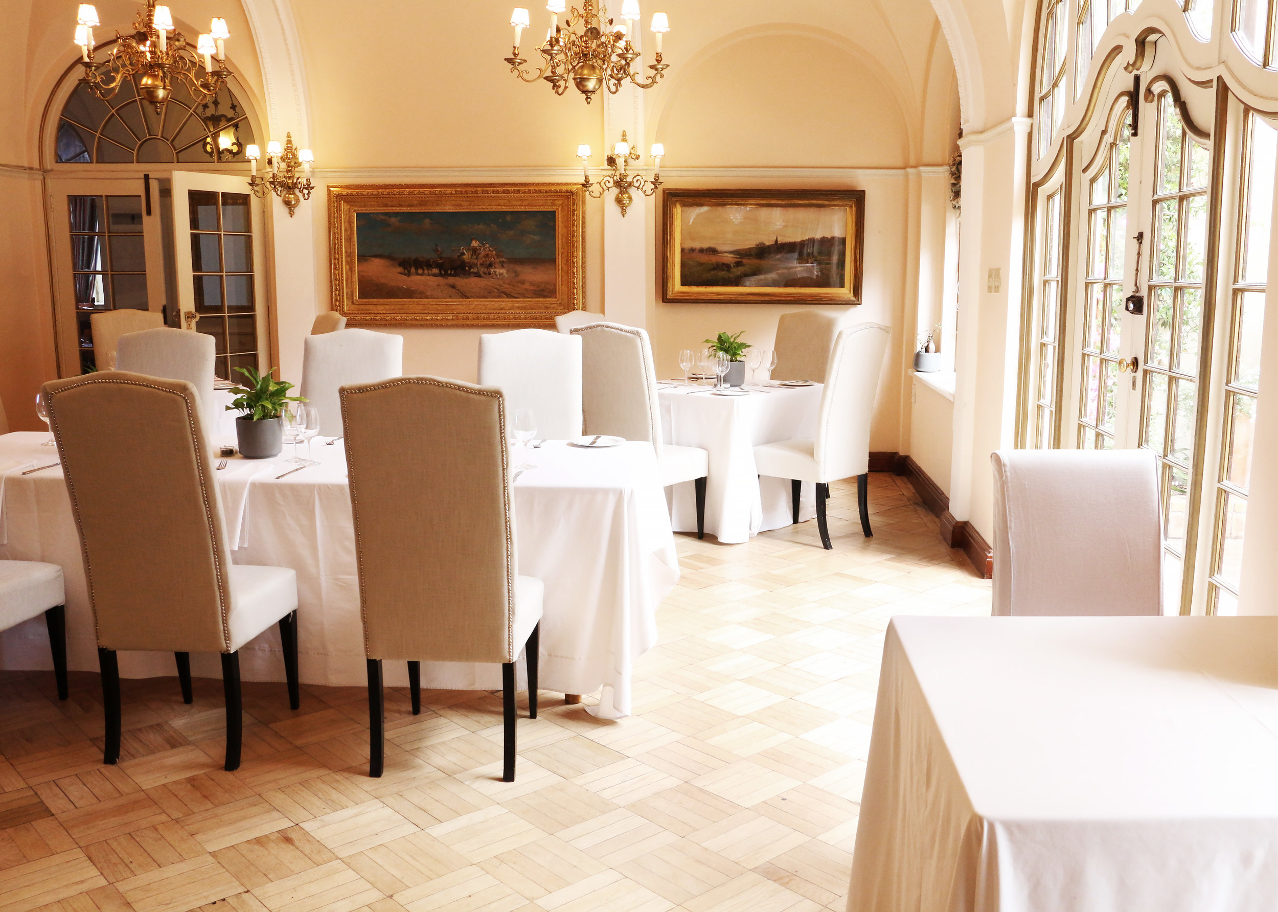 DiningRoom.jpg