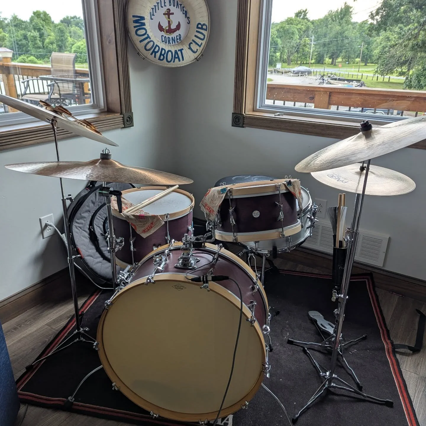 Another long weekend &amp; I totally forgot to take any pictures except this one. Had an awesome reunion with @briiice24 &amp; The Brucetones, killer jammy set with @creerider w/ band &amp; wrapped it up here with @therickwagner at the Alton Motor Bo