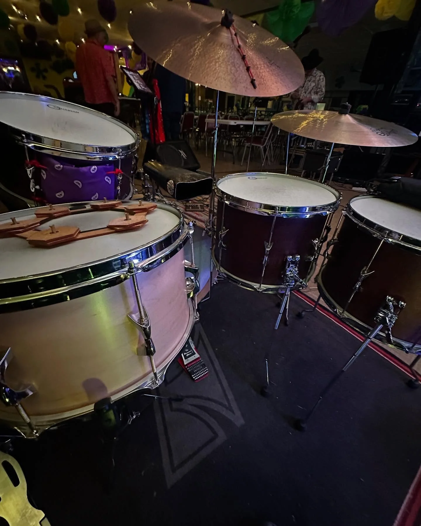 Had a couple people ask if this snare was as deep as the floor toms. Very close but off by 2&rdquo;! Love deep snares with plenty of pop!
Last gig before Mardi Gras with @creerider. Survived the festivities, a trip to Mexico &amp; now I&rsquo;m back 