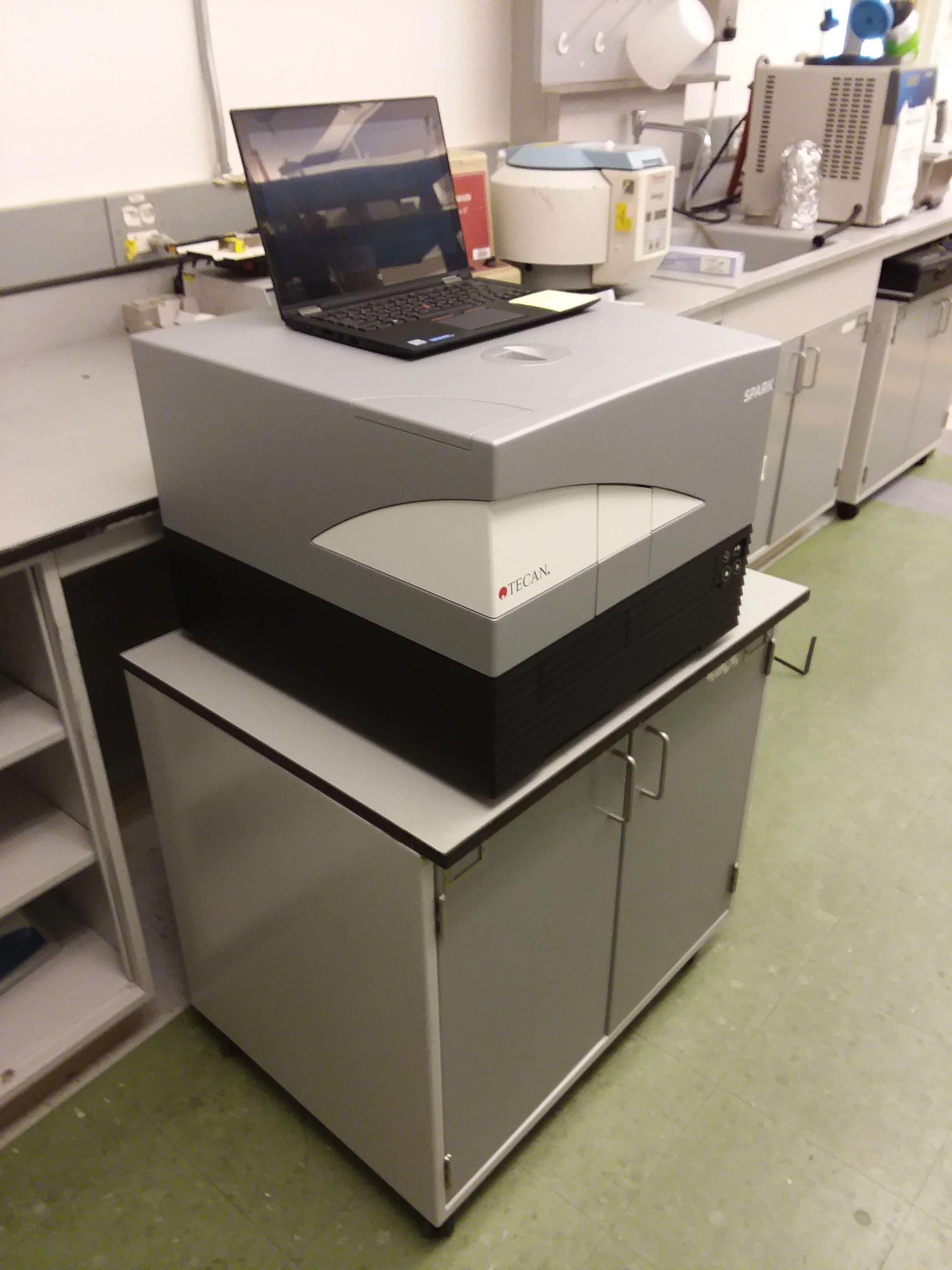 Tecan Fluorescence Plate Reader