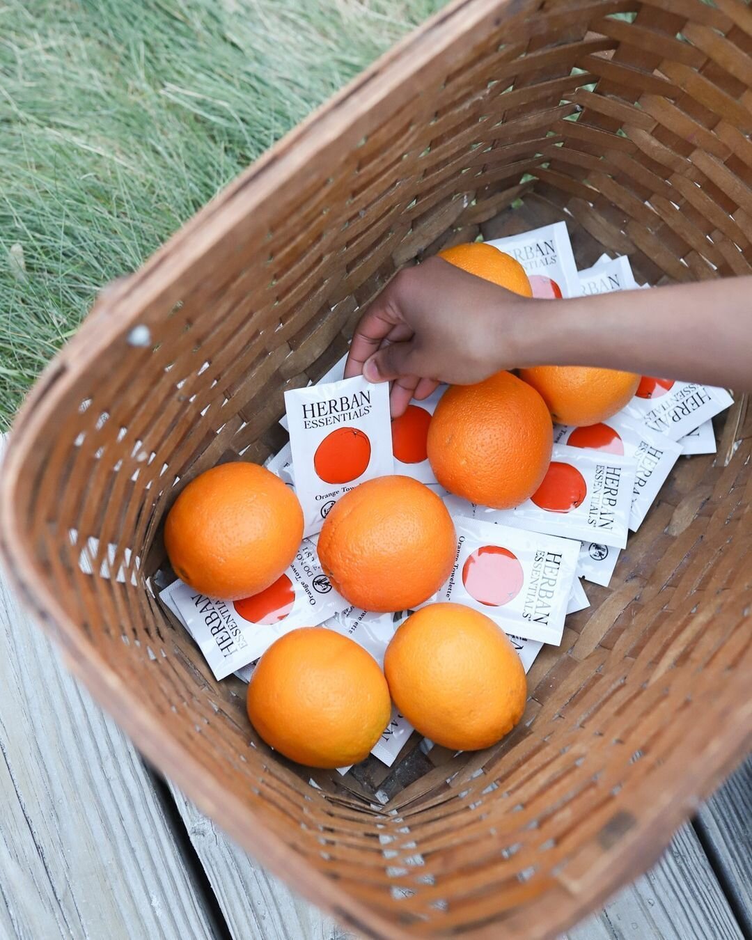 There is nothing better than meaningful product photos with a lifestyle edge. 🍊 Don't get me wrong, everyone needs a good white-background product photo, but visually telling a story with your product to appeal to your unique target audience is a mu