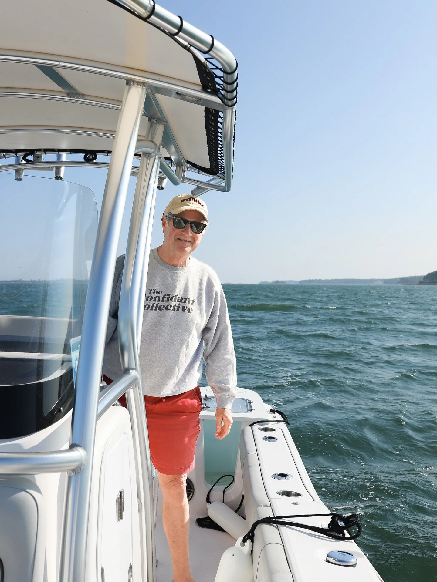 Meet my dad! 👋🏻 We had a lovely afternoon on the water with @freedomboatclubmaine and I even convinced him to rock The Confidant Collective apparel. 😉

Did you know my dad is one of the big reasons I launched The Confidant Collective? When I was s