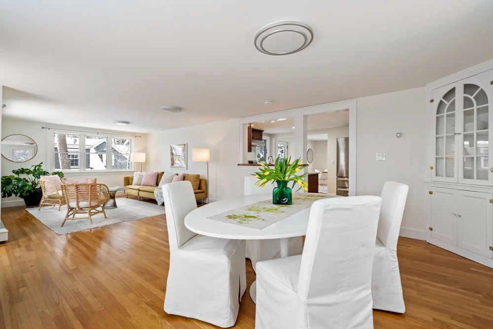 Dining  966511-DSC08293.jpg