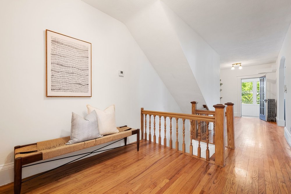 2ND FL STAIRCASE.JPG