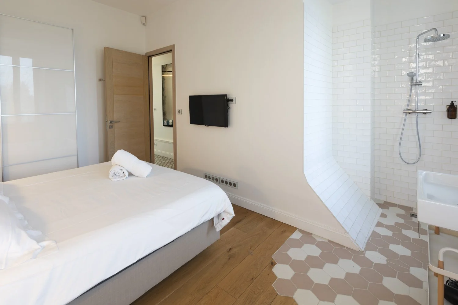 Villa Rose bedroom 4 ground floor.jpg