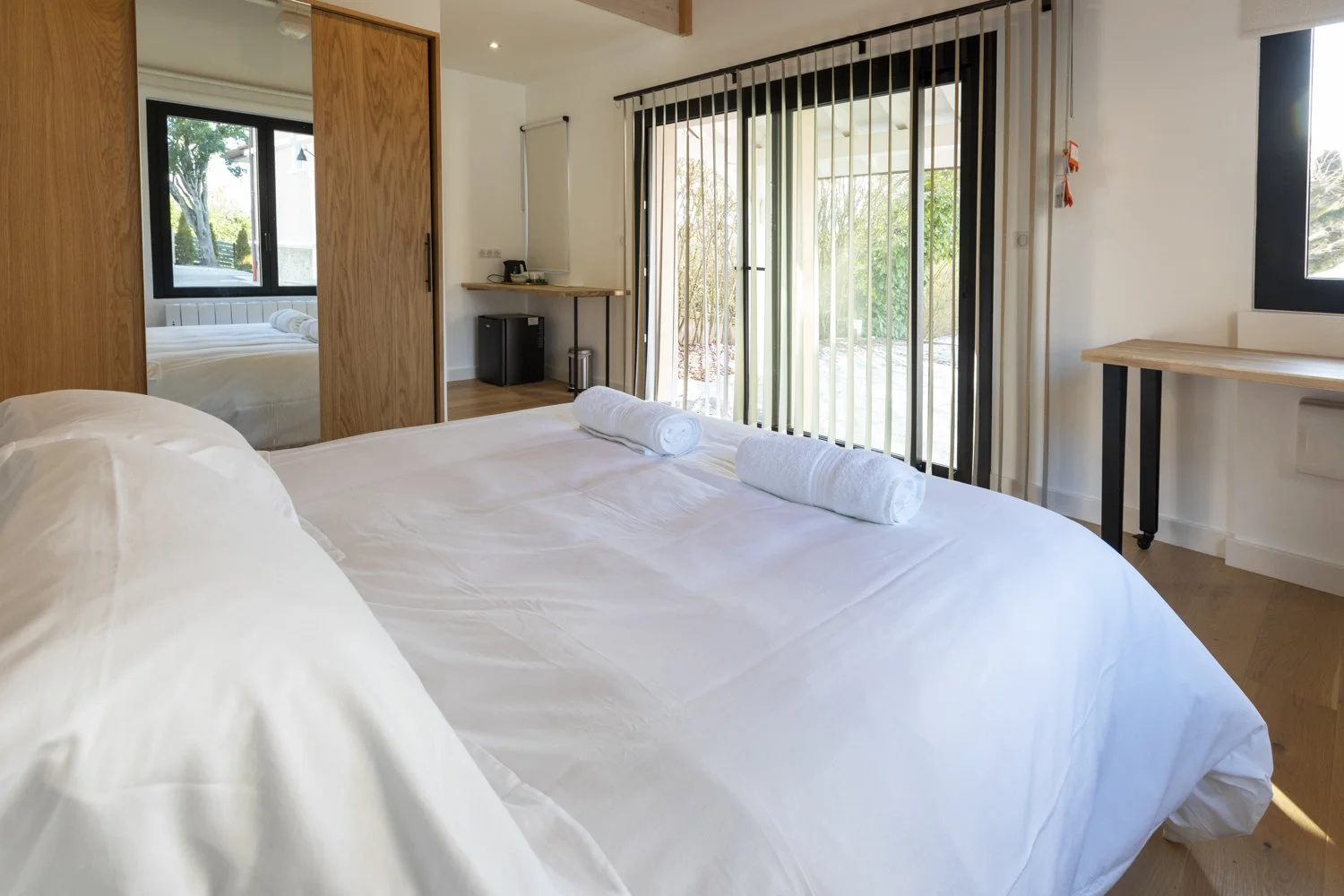 Villa Rose bedroom 5a.jpg