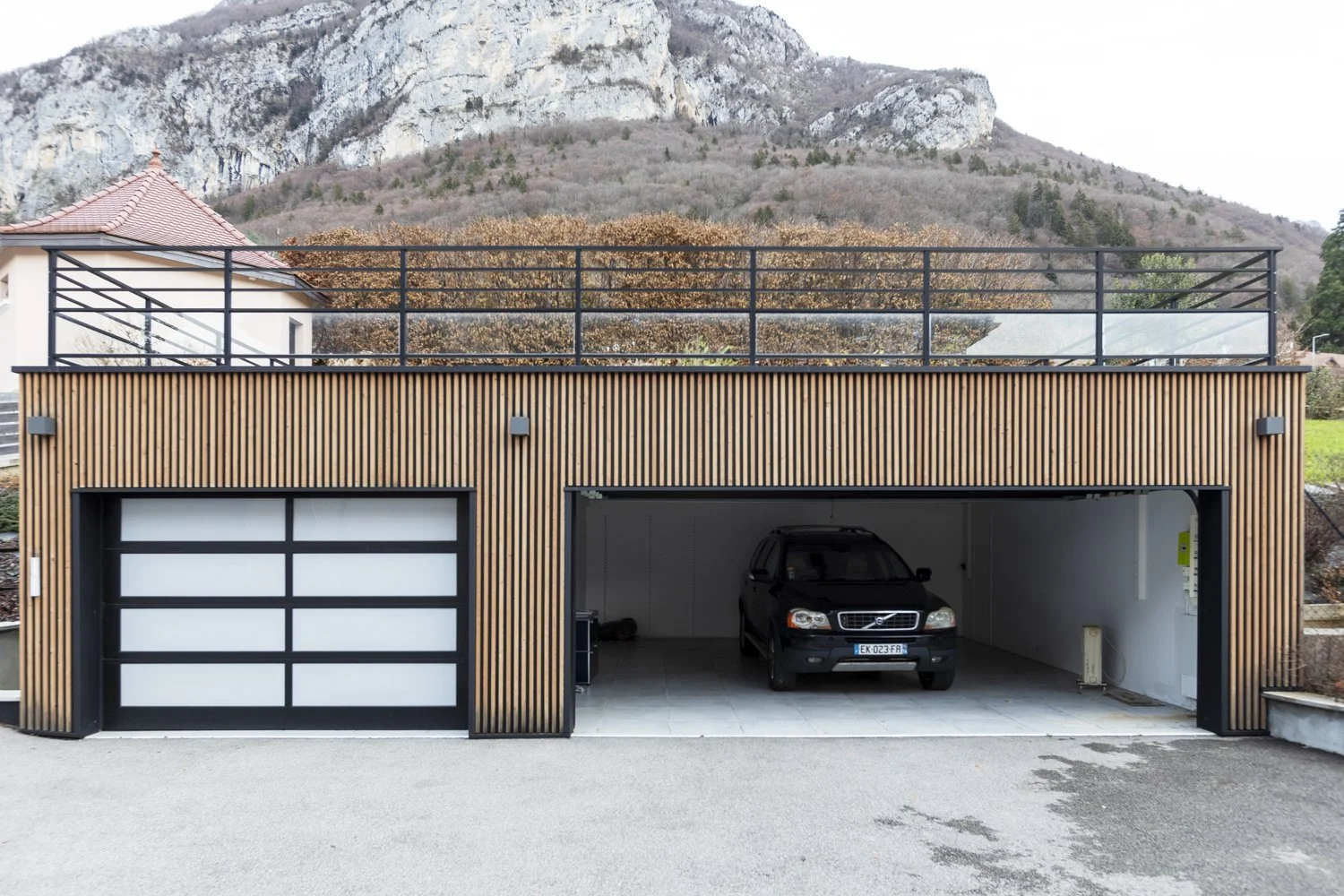 Villa Rose garage.jpg