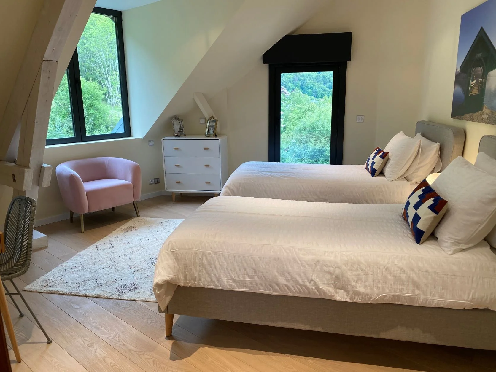 Villa_Infinity_Talloires_bedroom 3.jpeg