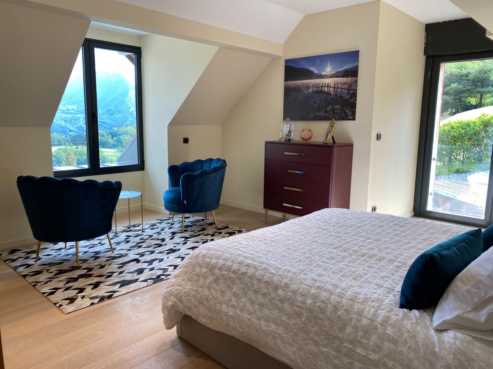 Villa_Infinity_Talloires_bedroom 4.jpeg