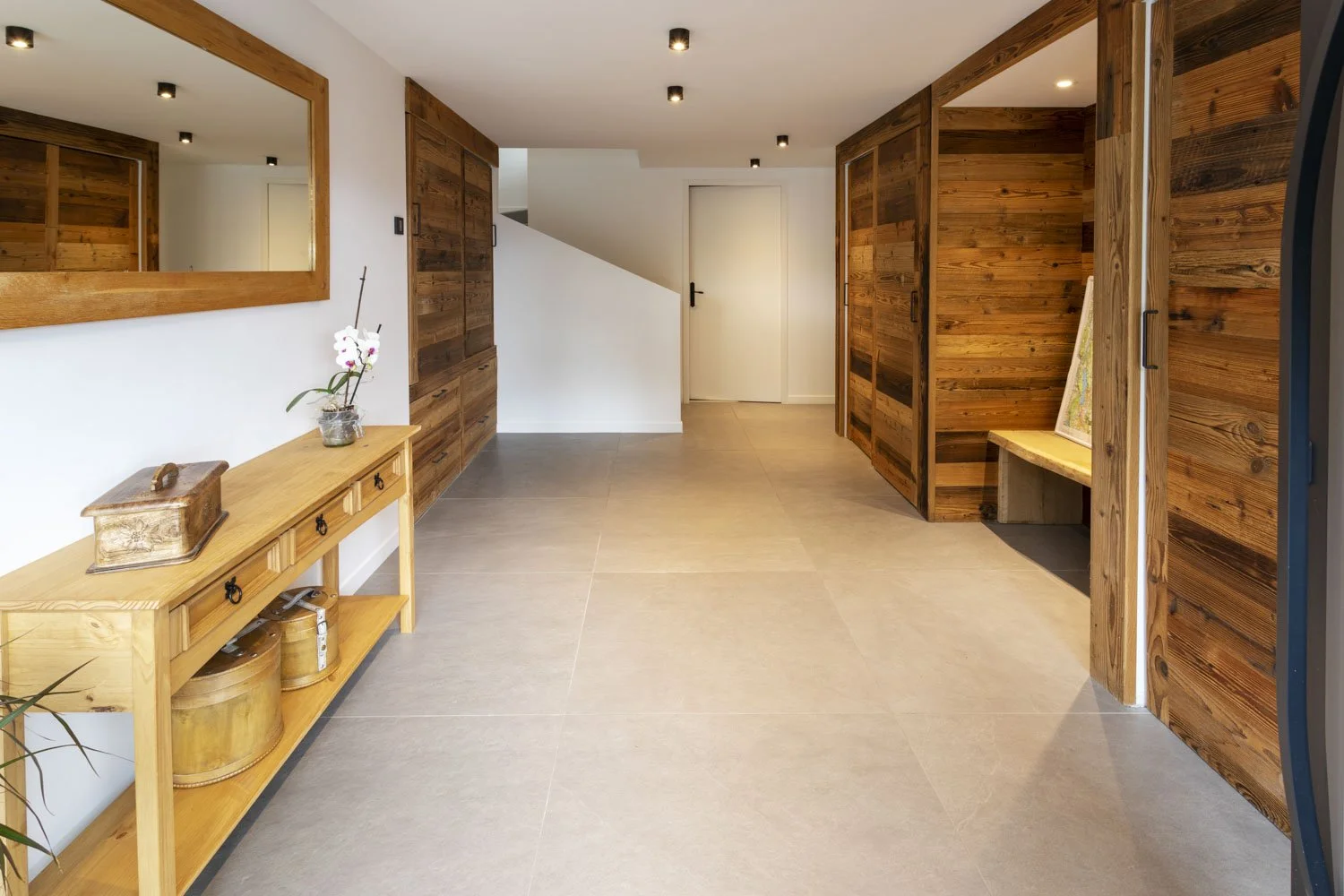 Villa_Panorama_TalloiresVilla_Panorama_ entrance.jpg