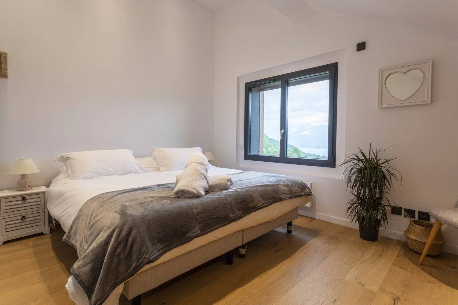 Villa_Panorama_TalloiresVilla_Panorama_ guest de room.jpg