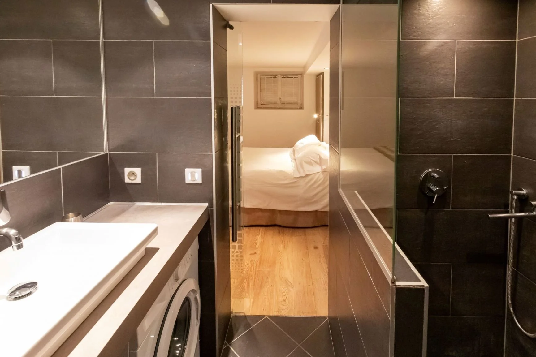 Apt 1, Maison du Village_Bird 1 bathroom.jpg