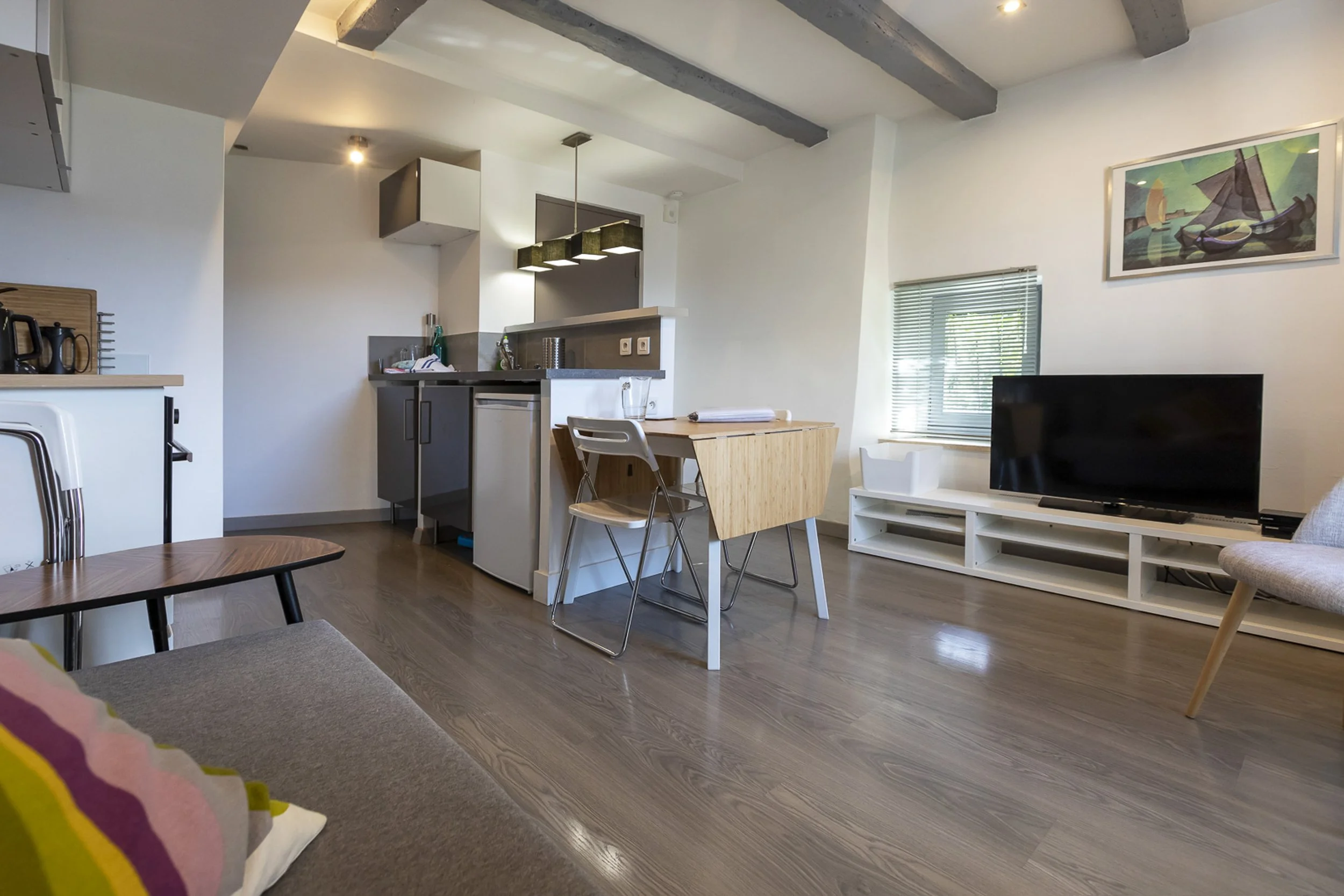 Apt 2, Maison du Village, lounge.jpg