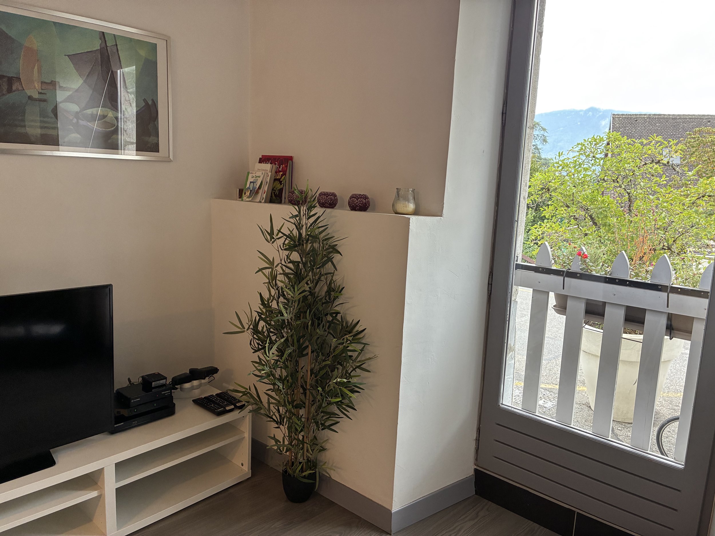 Apt 2, Maison du Village, Talloires_IMG_3715.jpg