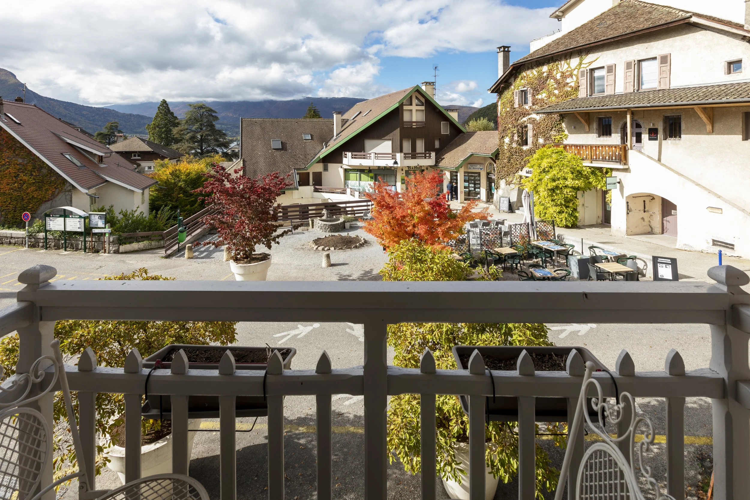 Apt 3, Maison du Village, Talloires_IMG_6241.jpg