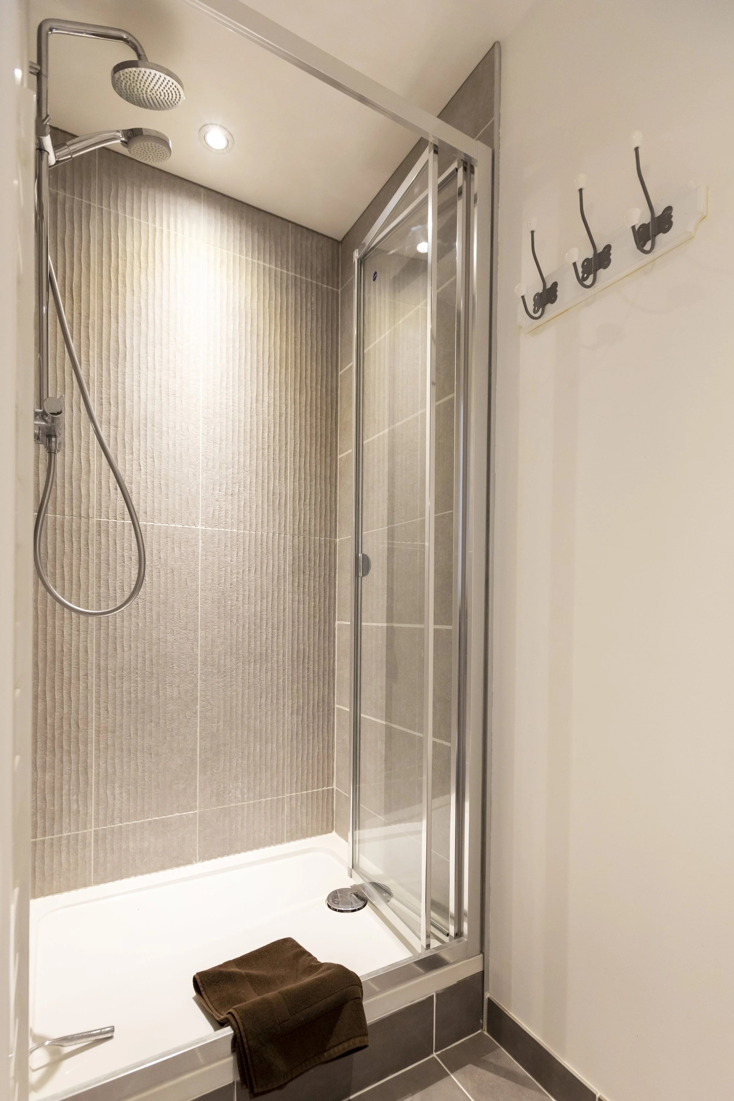 Apt 3, Maison du Village, Talloires_IMG_6259.jpg