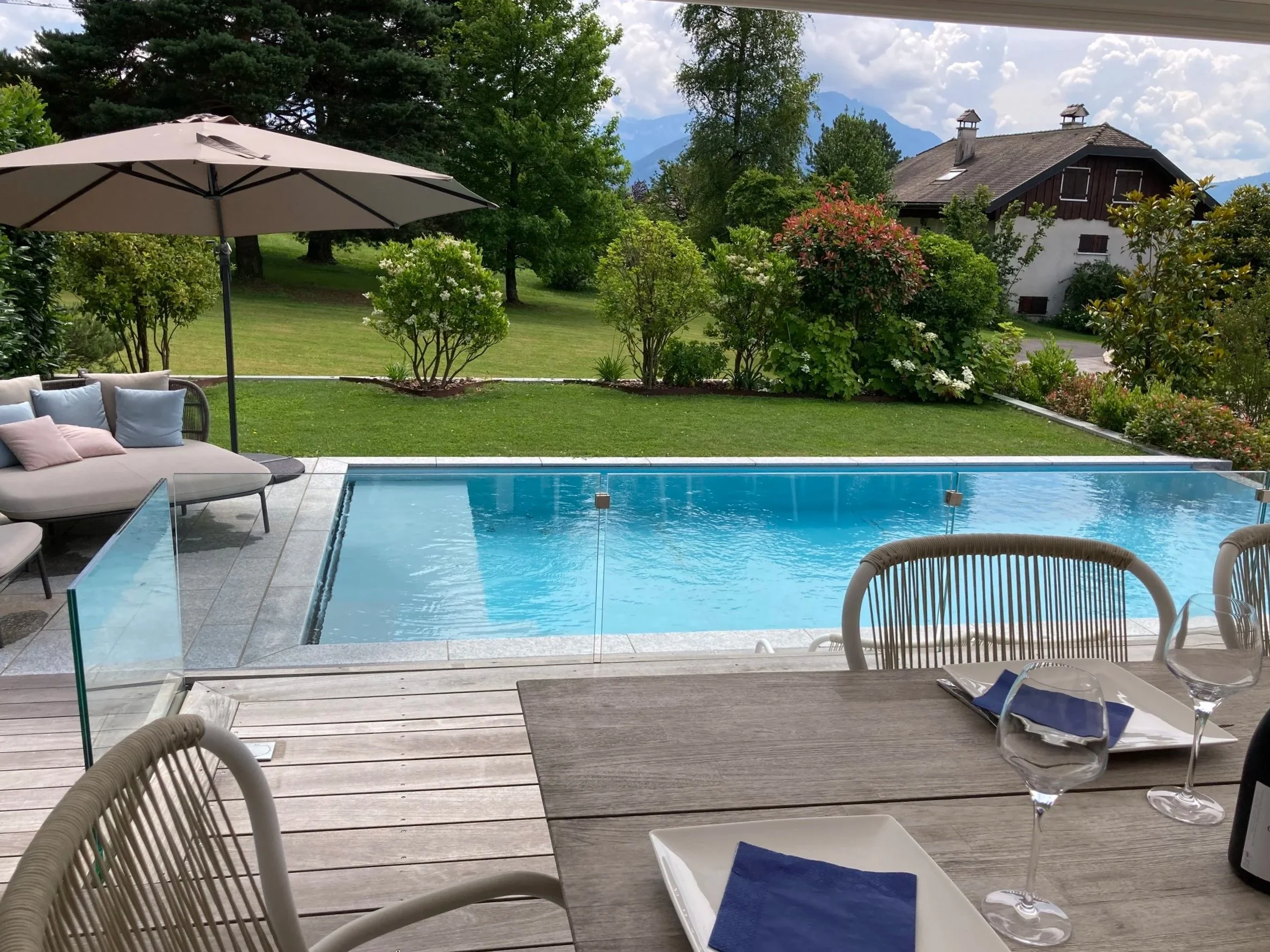 Villa Crozettes pool and terrasse.jpg