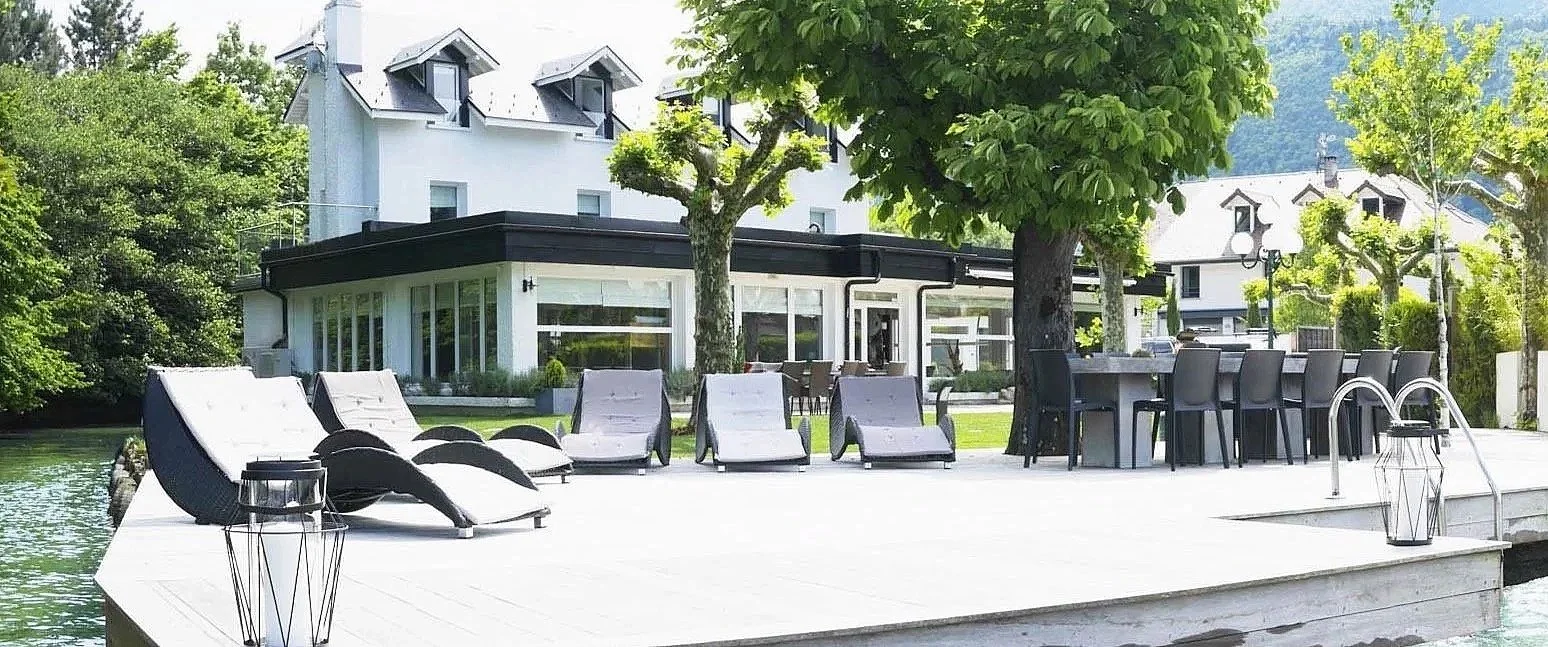 The Lakehouse Annecy Vreasy banner 2.jpg