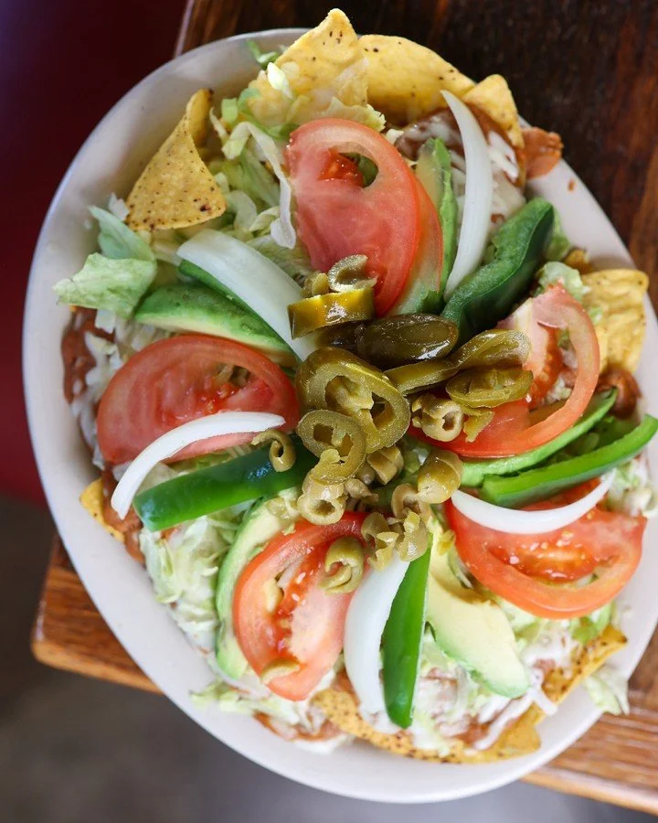 Does our Botana Gal&aacute;n count as nachos? We don&rsquo;t think so. 😉
Happy National Nacho Day! 🌮🧀
#southwestdetroit 
#nationalnachoday
#mexicanfood 
#nachos
#mexicantowndetroit