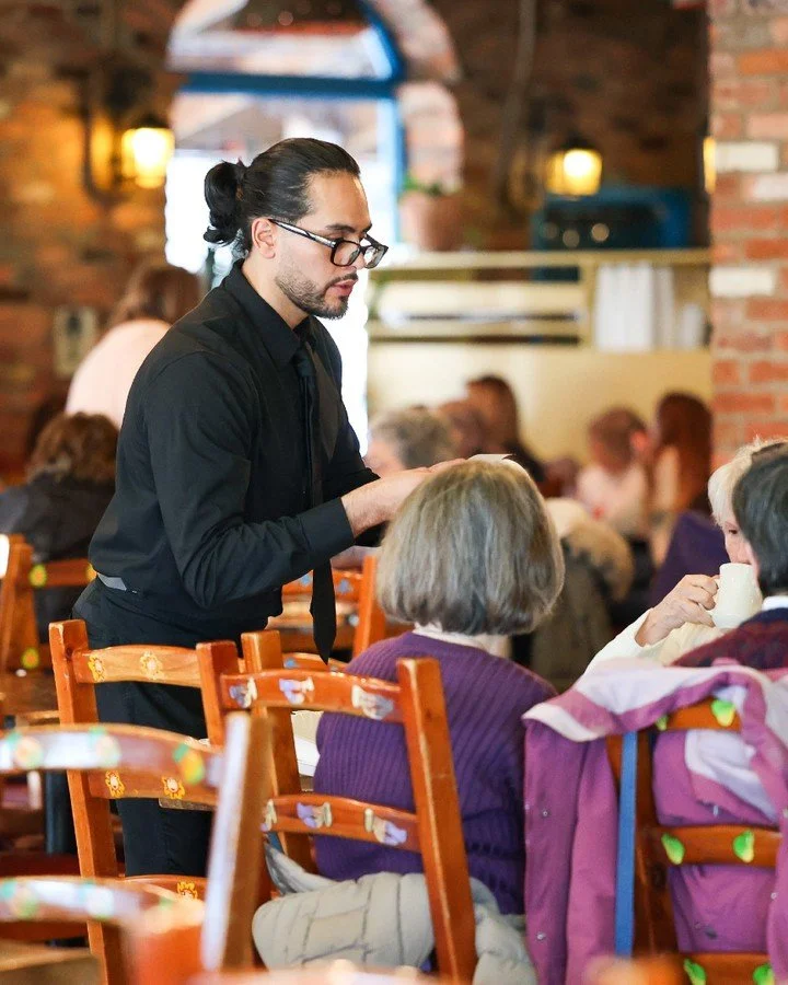 Lunch or dinner? We&rsquo;ve got you covered at Los Galanes.

LUNCH MENU: https://f.mtr.cool/xjbwmyufjf
DINNER MENU: https://f.mtr.cool/waumeqlvsc