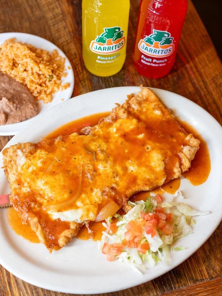 Our famous Milanesa de Pollo &mdash; a Los Galanes favorite. Great food and great service from our team. Happy Friday!