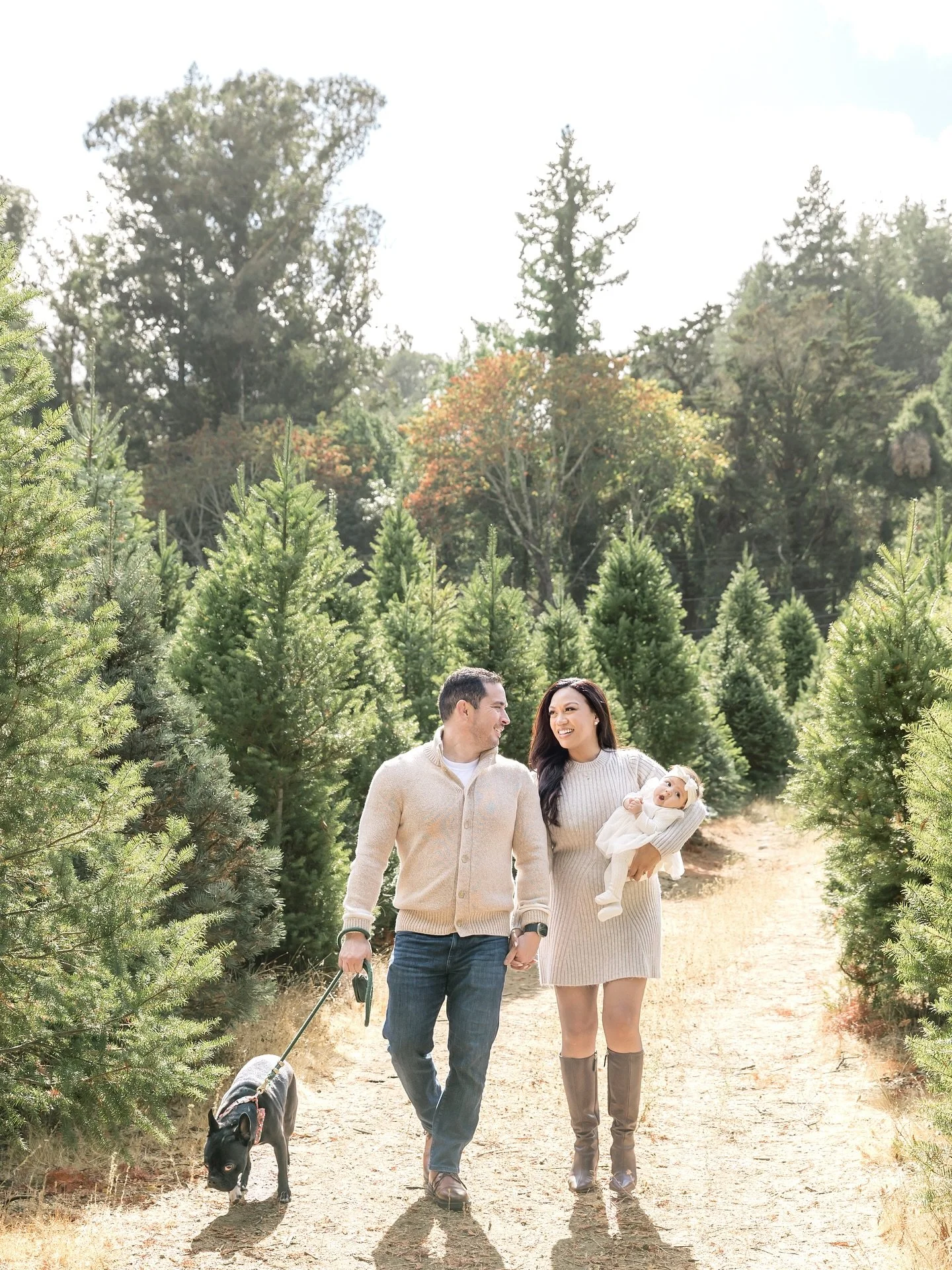 I'm beyond excited to head back to the tree farm! 

Last year's experience was truly amazing. 

Can't wait to catch up with everyone and get lost in the magic of the trees again.