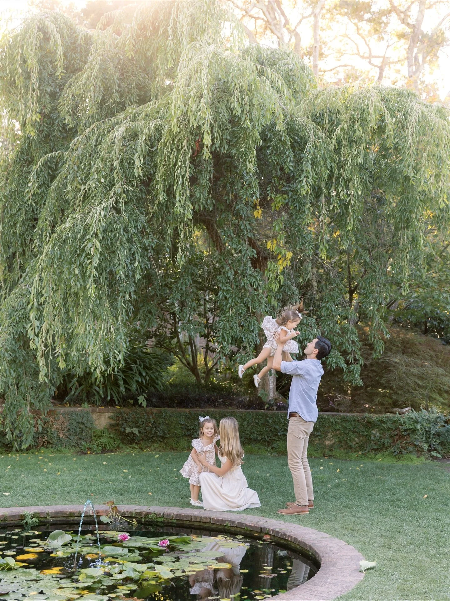 Sometimes I travel for over an hour to get to your session, and it is in those drives that I think about how amazing is that you are making this memories as a family.

When I was little it wasn&rsquo;t as usual to take family pictures, but my mom mad