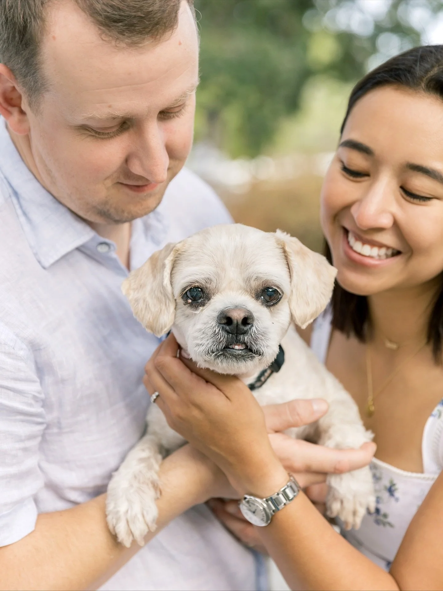 Another year with this two silly gooses, they are not only the sweetest but also the funniest! 

We ended the session with a dance party, we through leaves in the air and make all the silly faces, it is always a pleasure to meet families over the yea