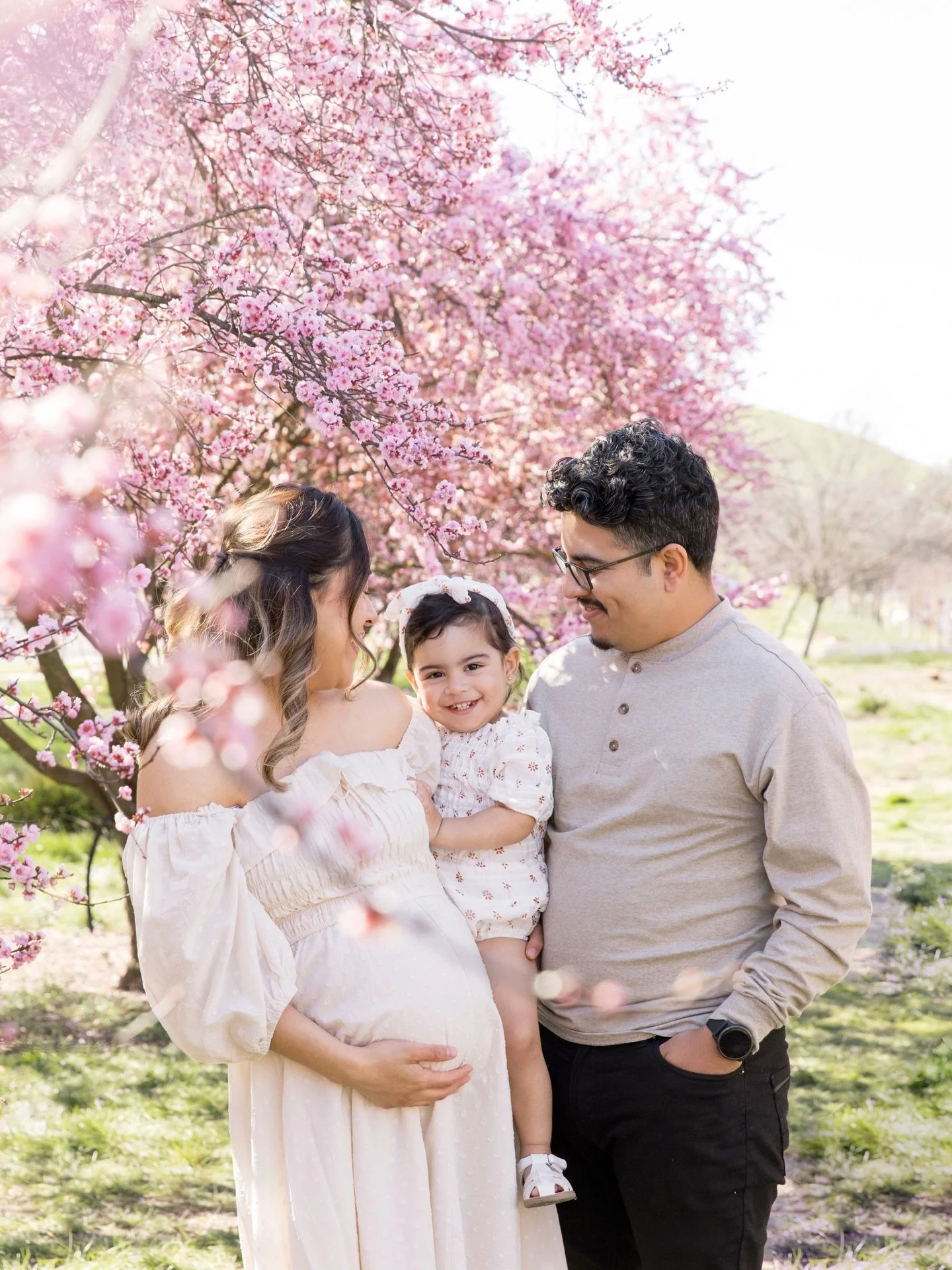 The beginning of spring starts with this blooming trees, just like this family, growing from three to four 

Cherry blossom minis are the sweetest way to celebrate new seasons, new beginnings, and all the love in between.

There are a couple of sessi