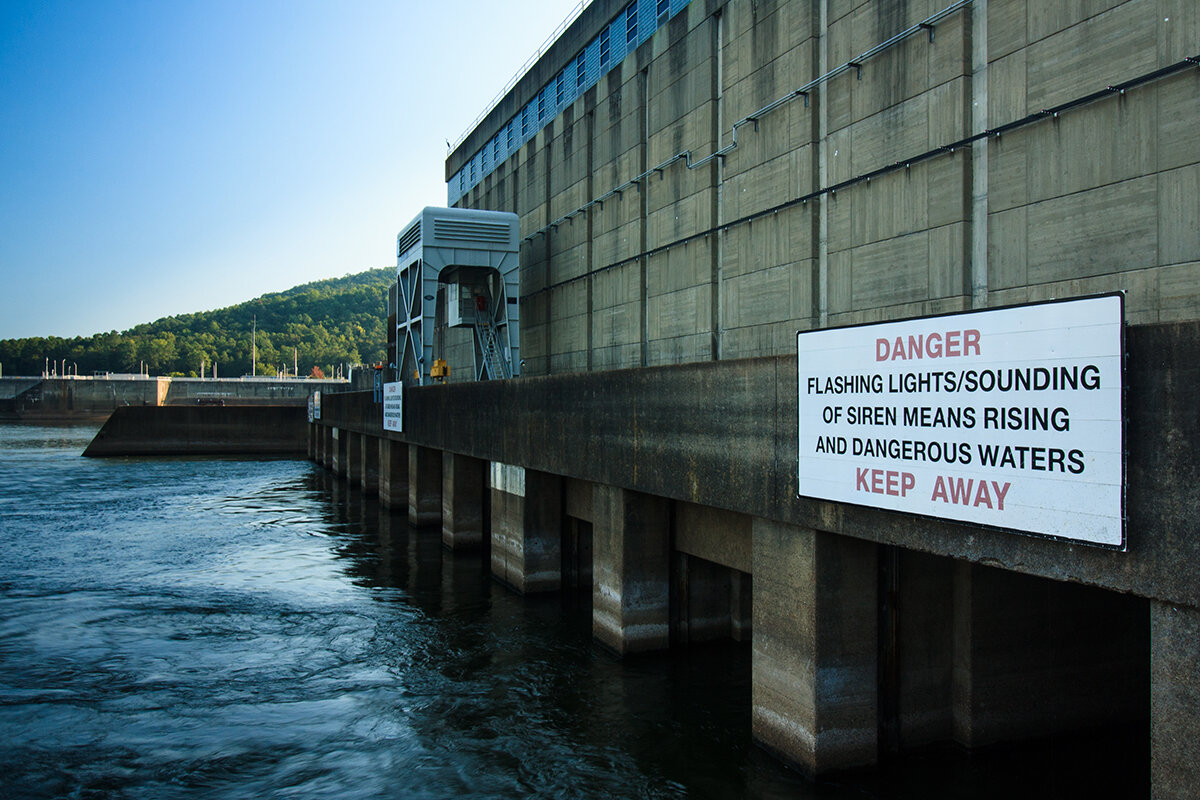Copy of Guntersville Dam warning_Brian Lam.jpg