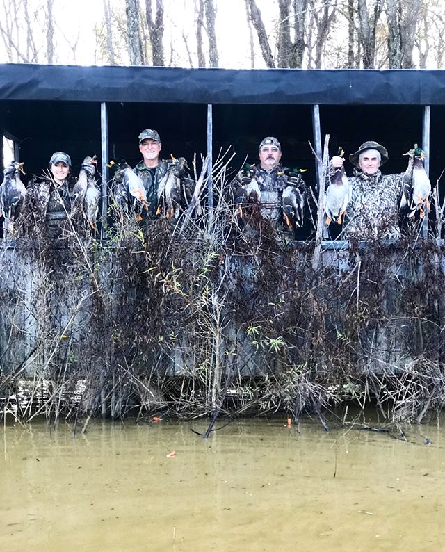 good fun, good fellowship, and great food today! Book your next hunt today! 🦆🦆 #duckhunting #mallardducks #limits