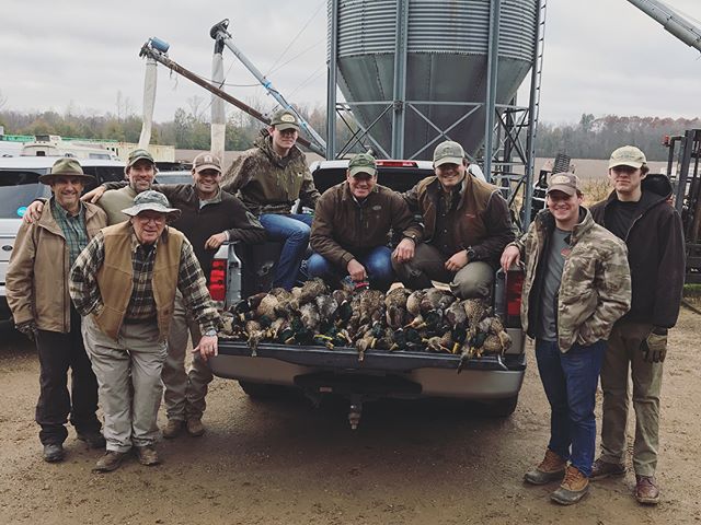 we love when y&rsquo;all bring the whole family! #duckhunting #mallards #limits 🦆🦆