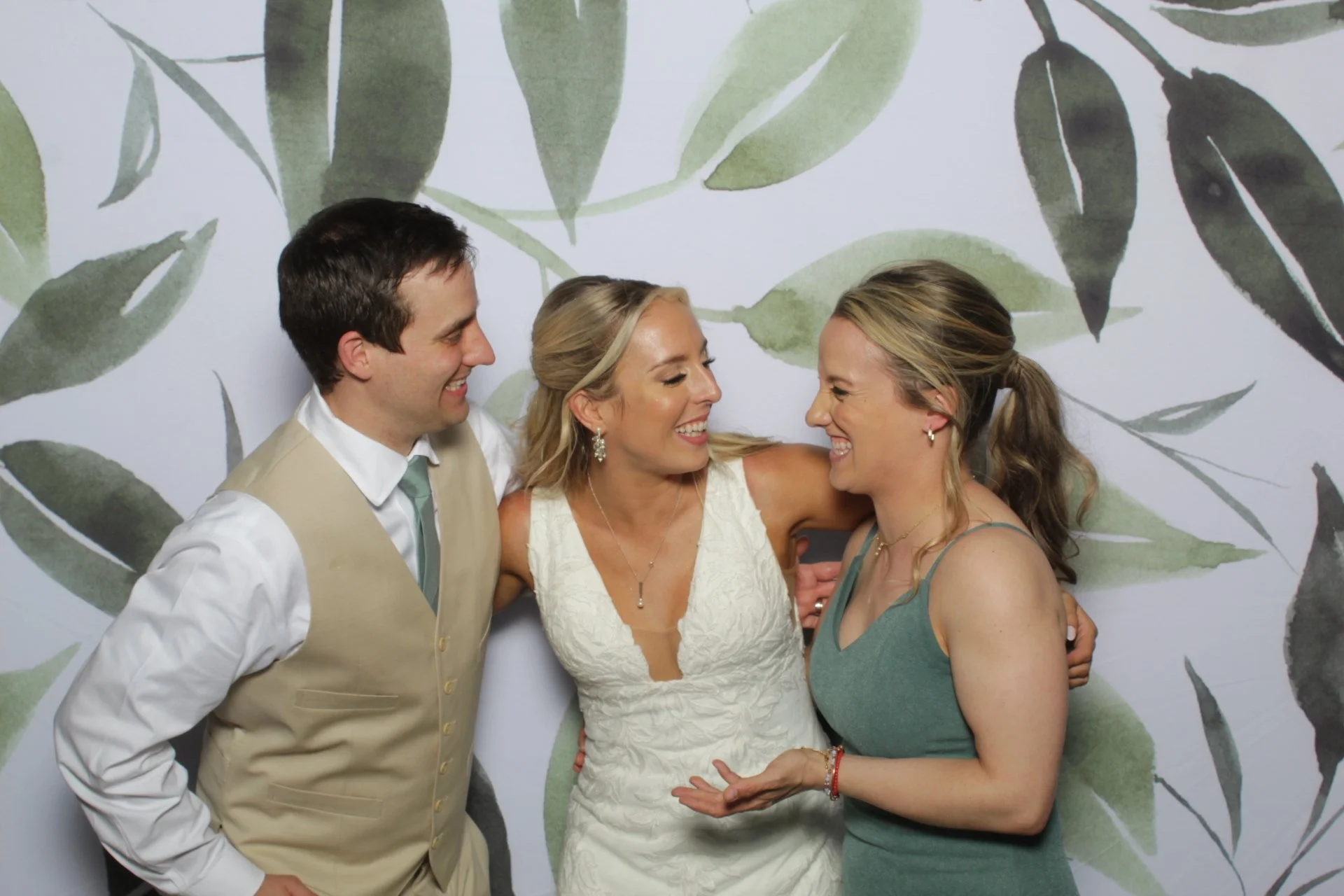 backdrop-photobooth-rental-cleveland-prints.jpg
