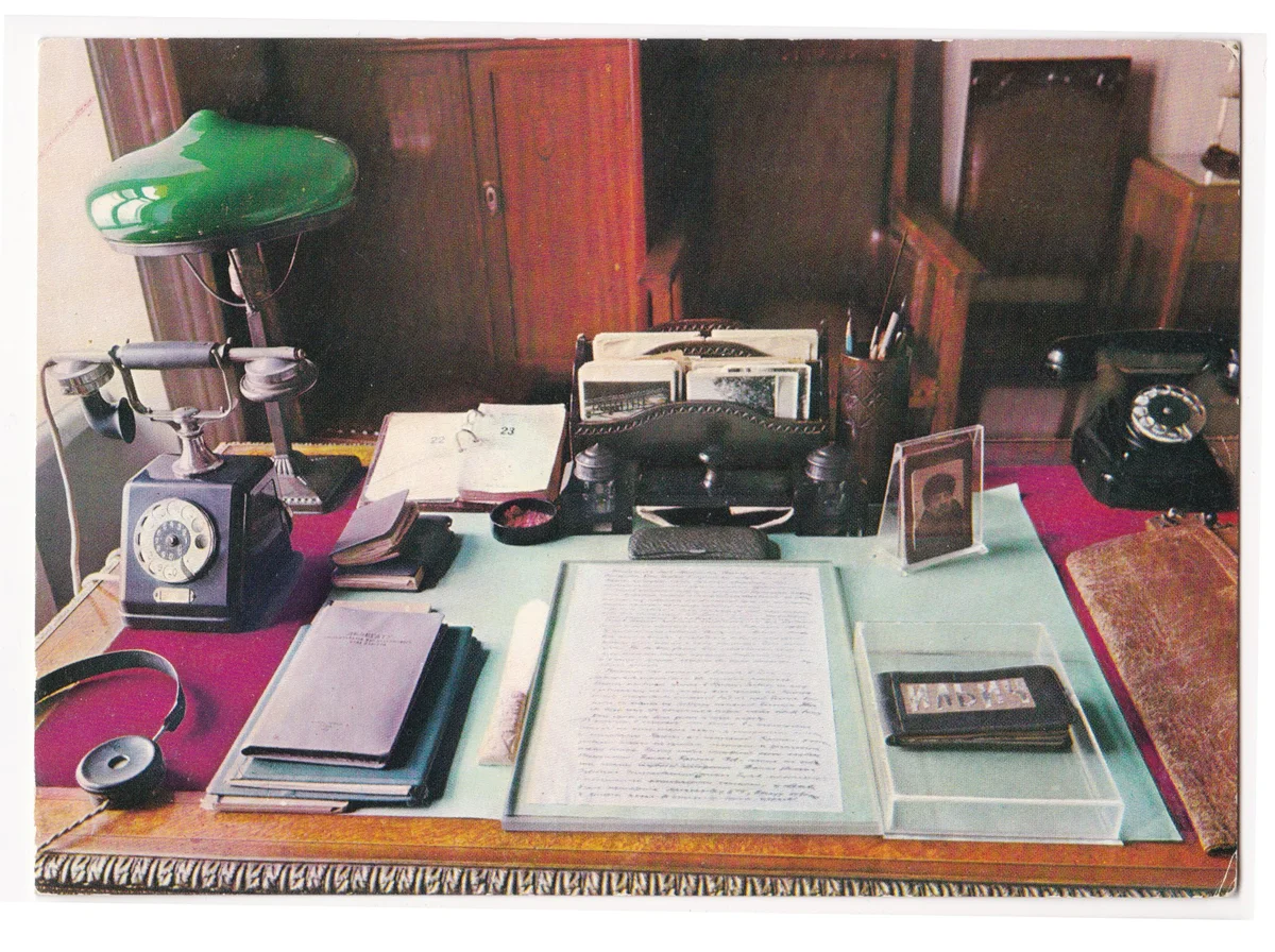 Moscow_Desk_Kruskaya.jpg